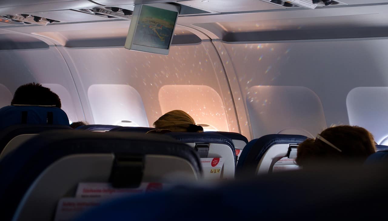 Read more about the article 5 Top Tips to Sleep Fast on a Plane