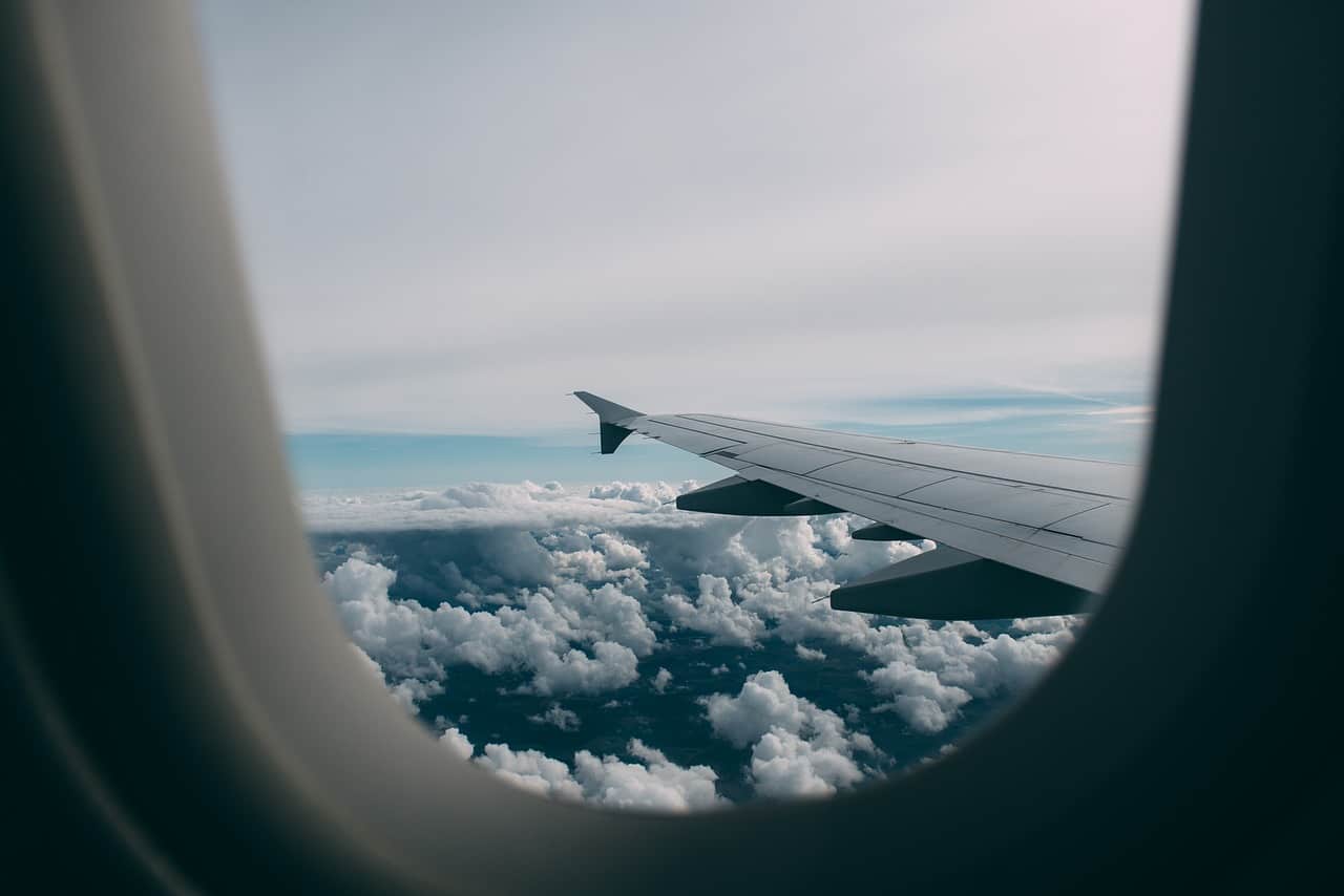 Read more about the article The Best Seat Choice for Viewing on Airplanes
